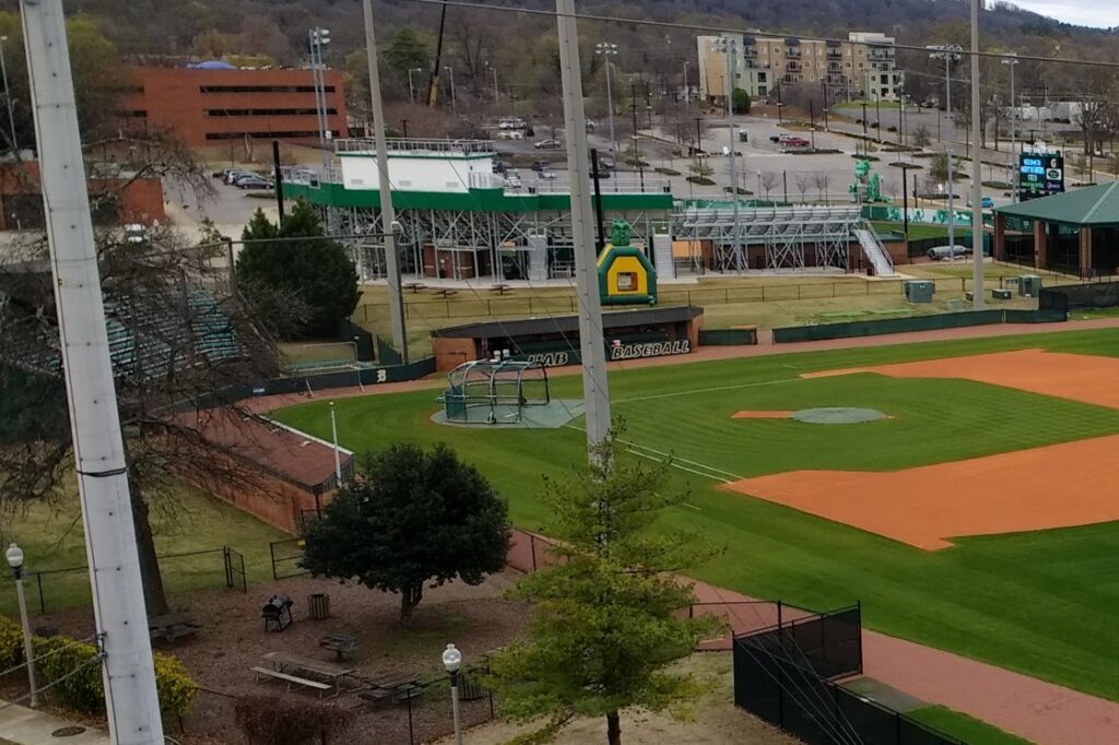 Baseball diamond with infield dirt and outfield grass